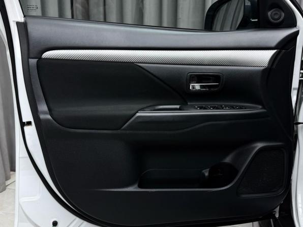 Mitsubishi Outlander III Рестайлинг 2 с пробегом 2016 года, цена 1 949 000 рублей, 158615 км, внедорожник, Автокод Объявления