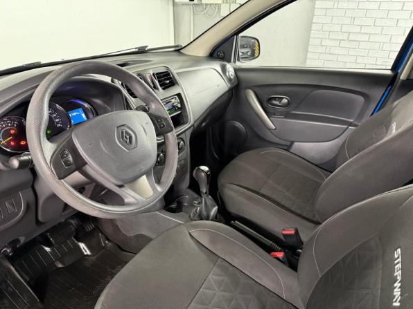 Renault Sandero II с пробегом 2017 года, цена 1 050 000 рублей, 67385 км, хэтчбек, Автокод Объявления