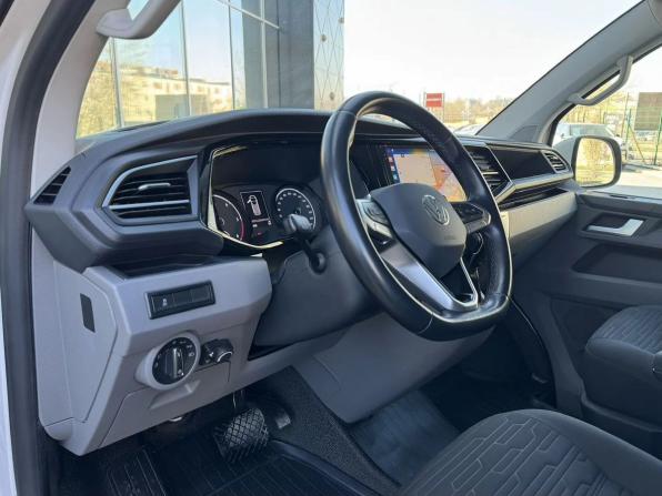 Volkswagen Caravelle T6 Рестайлинг с пробегом 2021 года, цена 4 725 000 рублей, 98000 км, минивэн, Автокод Объявления