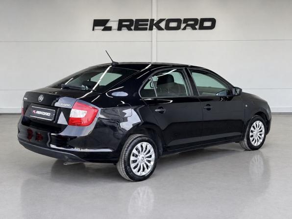Skoda Rapid I с пробегом 2017 года, цена 1 349 000 рублей, 128000 км, лифтбек, Автокод Объявления