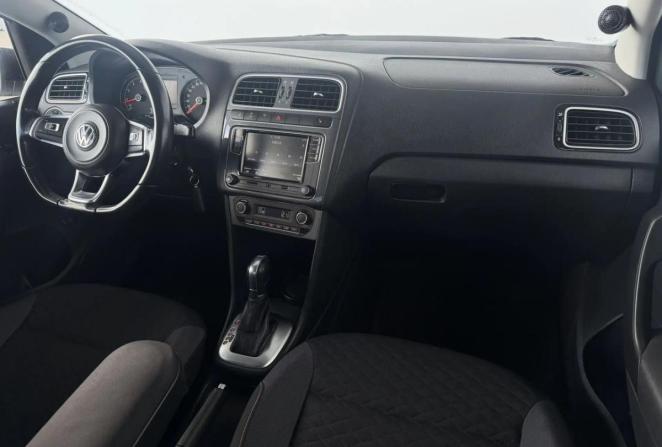 Volkswagen Polo V Рестайлинг с пробегом 2018 года, цена 1 349 000 рублей, 127456 км, седан, Автокод Объявления