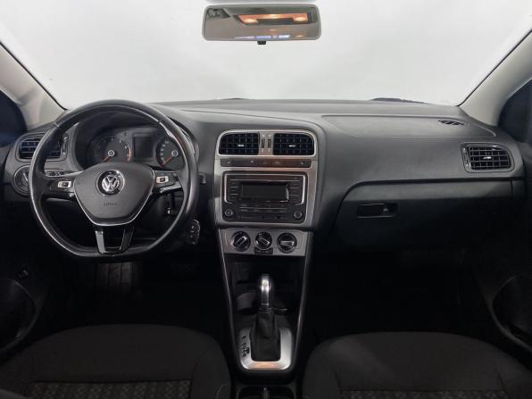 Volkswagen Polo V Рестайлинг с пробегом 2020 года, цена 1 350 000 рублей, 129781 км, седан, Автокод Объявления