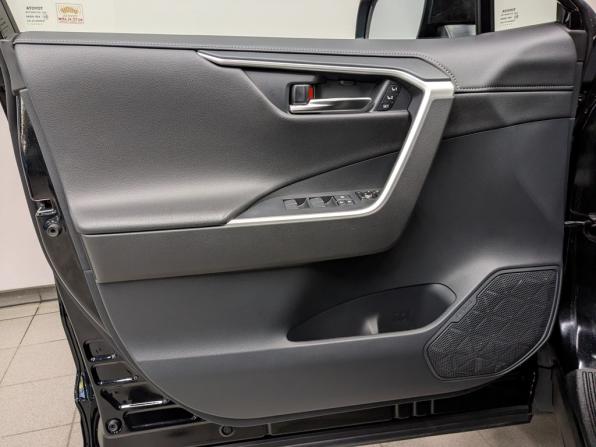 Toyota RAV4 V (XA50) с пробегом 2021 года, цена 3 600 000 рублей, 61436 км, внедорожник, Автокод Объявления