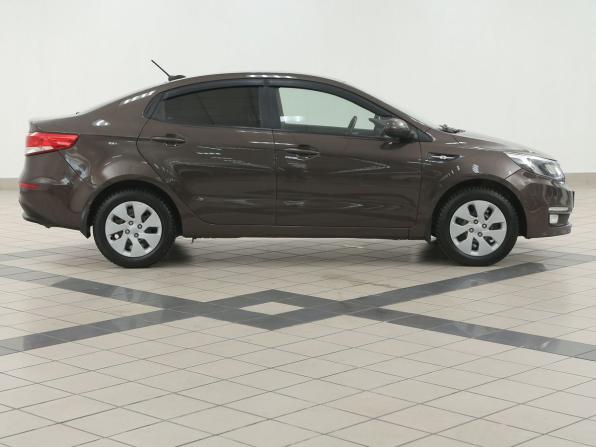 Kia Rio III Рестайлинг с пробегом 2017 года, цена 991 000 рублей, 168800 км, седан, Автокод Объявления