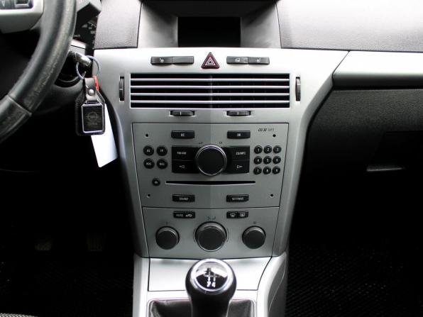 Opel Astra H Рестайлинг с пробегом 2010 года, цена 387 000 рублей, 306676 км, хэтчбек, Автокод Объявления