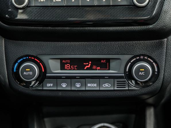 Kia Rio III Рестайлинг с пробегом 2015 года, цена 1 138 000 рублей, 100411 км, седан, Автокод Объявления