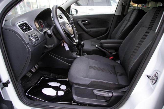 Volkswagen Polo V Рестайлинг с пробегом 2017 года, цена 1 055 000 рублей, 106000 км, седан, Автокод Объявления