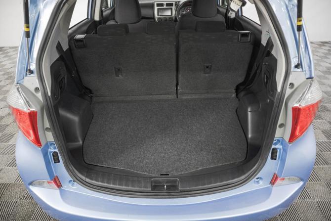 Toyota Ractis II с пробегом 2012 года, цена 919 000 рублей, 30000 км, хэтчбек, Автокод Объявления