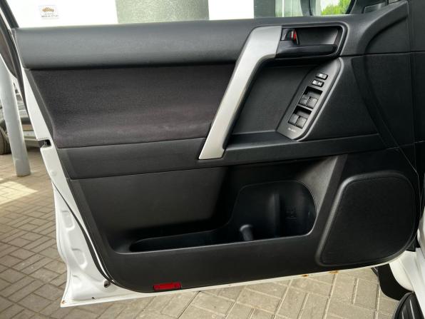 Toyota Land Cruiser Prado 150 Series Рестайлинг 1 с пробегом 2014 года, цена 2 795 000 рублей, 257283 км, внедорожник, Автокод Объявления