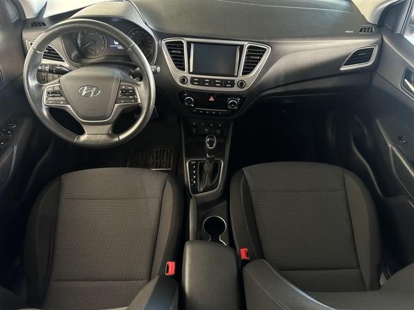 Hyundai Solaris II с пробегом 2019 года, цена 1 325 000 рублей, 92600 км, седан, Автокод Объявления