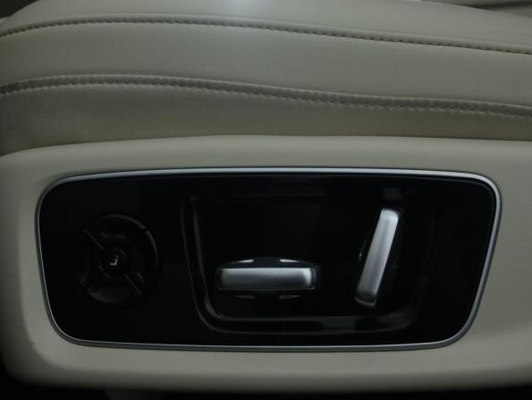 Li Auto (Lixiang) L9 I с пробегом 2023 года, цена 5 500 000 рублей, 92128 км, внедорожник, Автокод Объявления