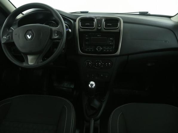 Renault Logan II с пробегом 2018 года, цена 754 000 рублей, 39500 км, седан, Автокод Объявления
