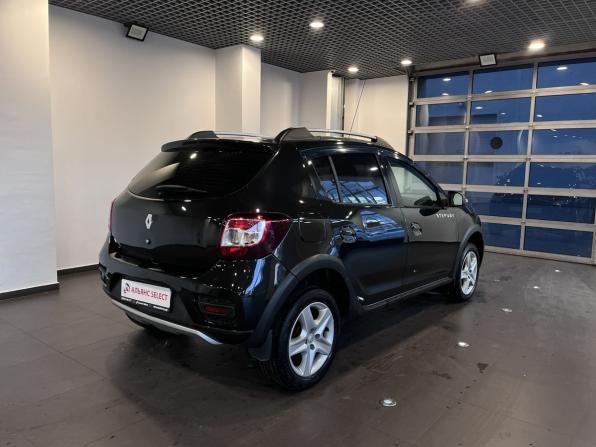 Renault Sandero II с пробегом 2017 года, цена 1 049 000 рублей, 105889 км, хэтчбек, Автокод Объявления