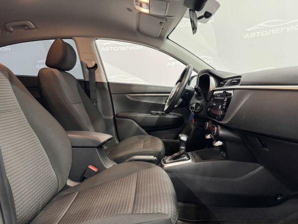 Kia Rio IV Рестайлинг с пробегом 2020 года, цена 1 660 000 рублей, 45500 км, седан, Автокод Объявления