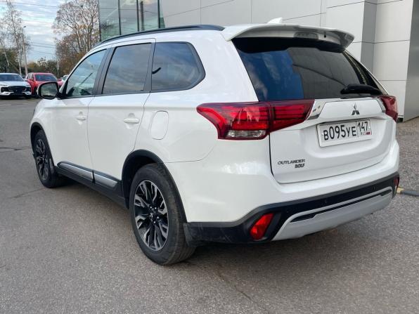 Mitsubishi Outlander III Рестайлинг 3 с пробегом 2021 года, цена 2 280 000 рублей, 120000 км, внедорожник, Автокод Объявления