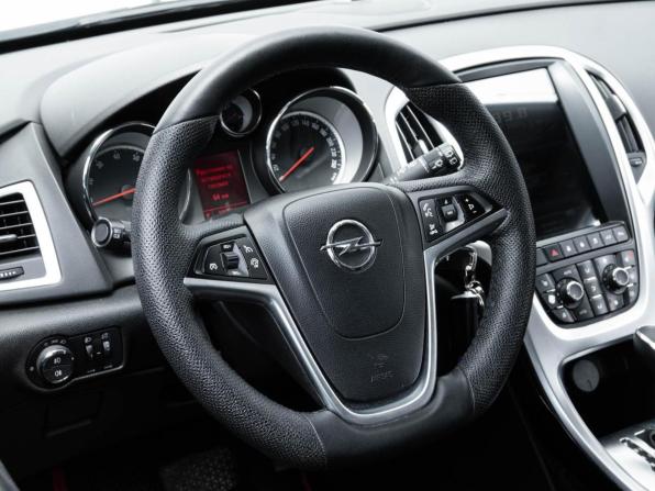 Opel Astra J Рестайлинг с пробегом 2013 года, цена 870 000 рублей, 188554 км, хэтчбек, Автокод Объявления