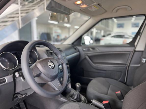 Skoda Yeti I Рестайлинг с пробегом 2015 года, цена 1 029 900 рублей, 148000 км, внедорожник, Автокод Объявления