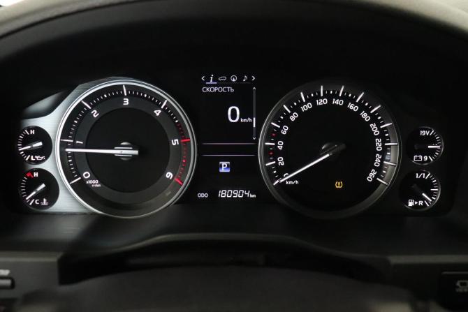 Toyota Land Cruiser 200 Series Рестайлинг 2 с пробегом 2019 года, цена 6 291 000 рублей, 180904 км, внедорожник, Автокод Объявления
