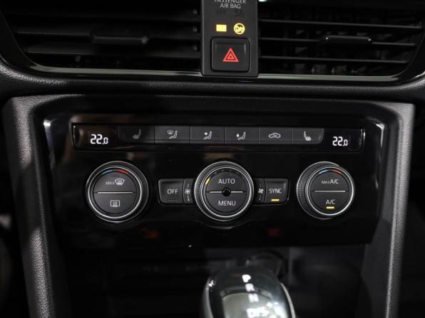 Volkswagen Taos I с пробегом 2021 года, цена 2 199 000 рублей, 102345 км, внедорожник, Автокод Объявления