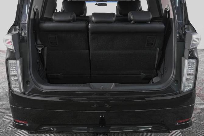 Nissan Elgrand III (E52) Рестайлинг с пробегом 2018 года, цена 3 449 000 рублей, 71000 км, минивэн, Автокод Объявления