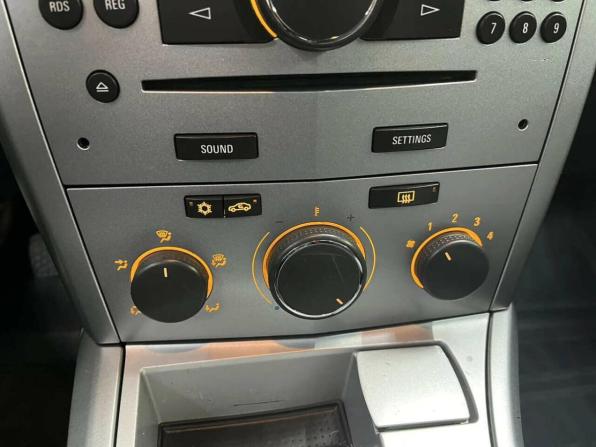 Opel Astra H Рестайлинг с пробегом 2013 года, цена 429 710 рублей, 213899 км, седан, Автокод Объявления
