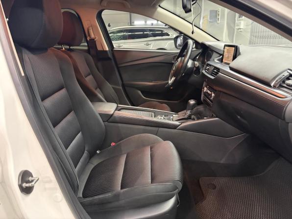 Mazda 6 III (GJ) Рестайлинг с пробегом 2015 года, цена 1 647 000 рублей, 216000 км, седан, Автокод Объявления