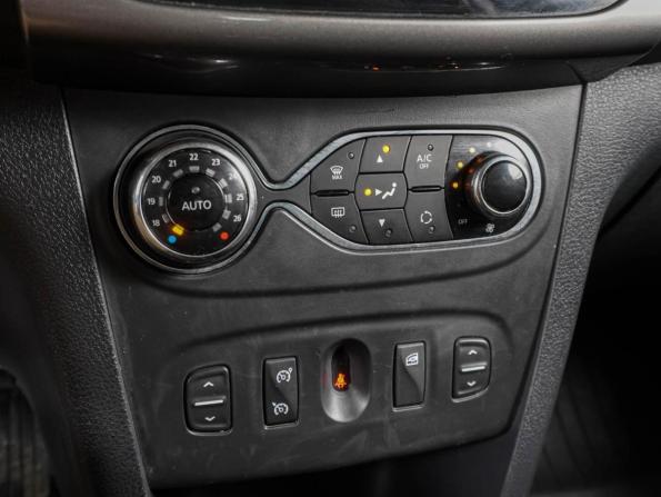 Renault Sandero II с пробегом 2017 года, цена 1 039 000 рублей, 79381 км, хэтчбек, Автокод Объявления