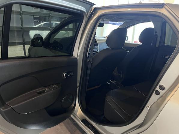 Renault Logan II Рестайлинг с пробегом 2021 года, цена 1 260 000 рублей, 87140 км, седан, Автокод Объявления
