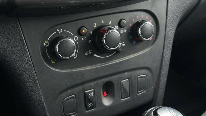 Renault Sandero II с пробегом 2018 года, цена 1 275 000 рублей, 105193 км, хэтчбек, Автокод Объявления