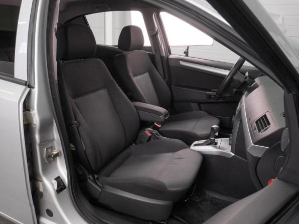 Opel Astra H Рестайлинг с пробегом 2010 года, цена 699 000 рублей, 180051 км, седан, Автокод Объявления