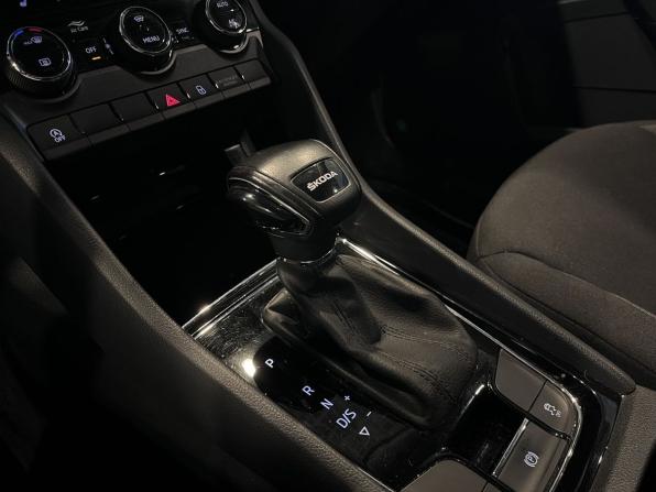 Skoda Karoq I с пробегом 2021 года, цена 2 350 000 рублей, 105186 км, внедорожник, Автокод Объявления