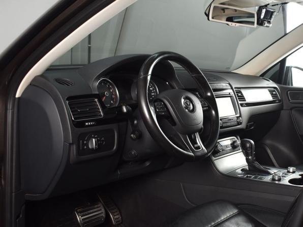 Volkswagen Touareg II Рестайлинг с пробегом 2015 года, цена 2 674 997 рублей, 252497 км, внедорожник, Автокод Объявления