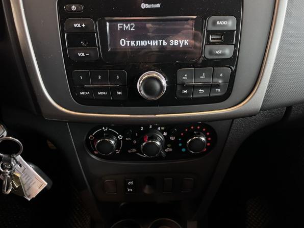 Renault Sandero II Рестайлинг с пробегом 2019 года, цена 1 060 000 рублей, 95545 км, хэтчбек, Автокод Объявления