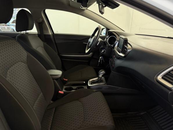 Kia Ceed III с пробегом 2019 года, цена 1 650 000 рублей, 96283 км, хэтчбек, Автокод Объявления