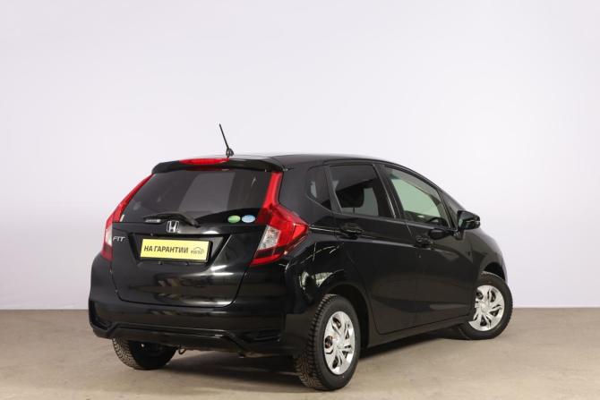 Honda Fit III Рестайлинг с пробегом 2018 года, цена 1 479 000 рублей, 49000 км, хэтчбек, Автокод Объявления