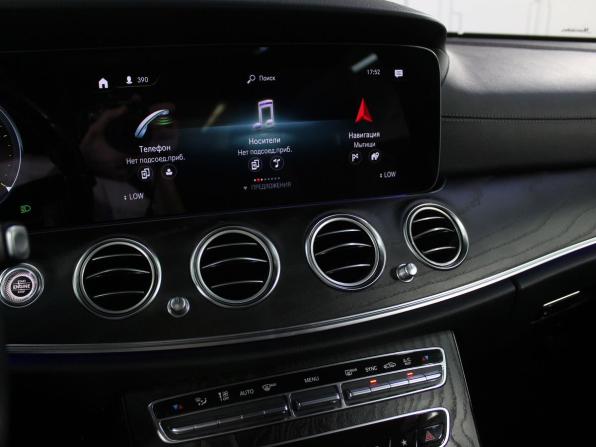 Mercedes-Benz E-Класс V (W213 S213 C238) Рестайлинг с пробегом 2021 года, цена 4 650 000 рублей, 65575 км, седан, Автокод Объявления