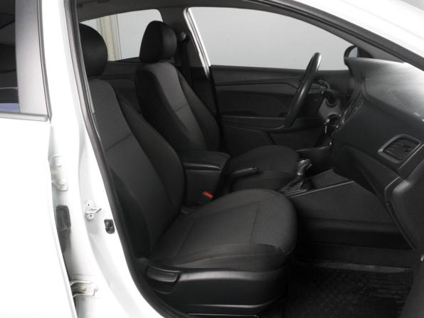 Hyundai Solaris II с пробегом 2018 года, цена 1 077 000 рублей, 176080 км, седан, Автокод Объявления