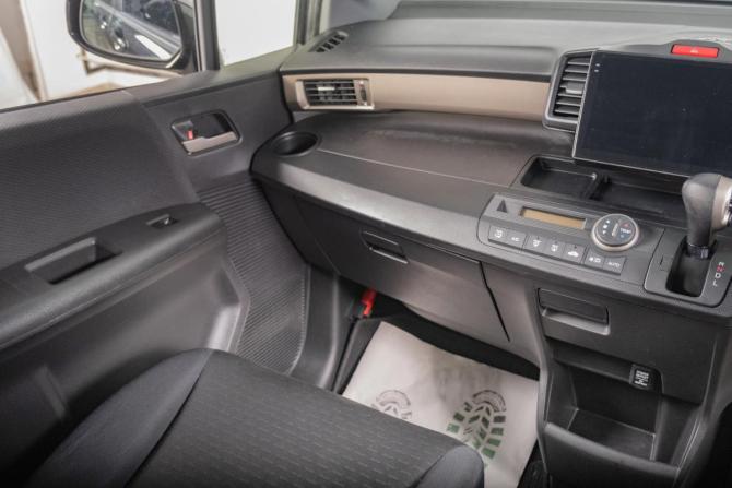 Honda Freed I Рестайлинг с пробегом 2012 года, цена 1 199 000 рублей, 103701 км, компактвэн, Автокод Объявления