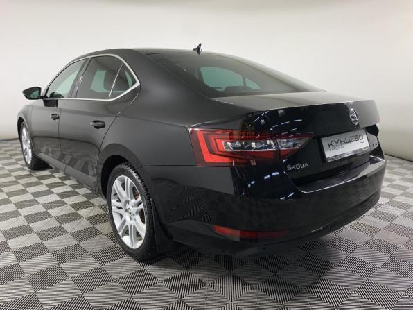 Skoda Superb III с пробегом 2015 года, цена 1 550 000 рублей, 188130 км, лифтбек, Автокод Объявления