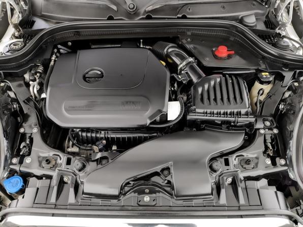 Mini Hatch III (F55/F56) Рестайлинг с пробегом 2020 года, цена 2 050 000 рублей, 94500 км, хэтчбек, Автокод Объявления