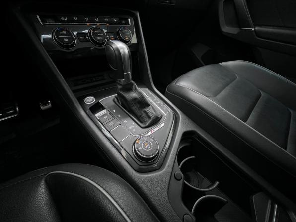Volkswagen Tiguan II с пробегом 2018 года, цена 3 199 000 рублей, 97790 км, внедорожник, Автокод Объявления