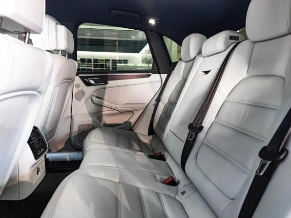 Porsche Macan I Рестайлинг 2 с пробегом 2022 года, цена 9 390 864 рубля, 13480 км, внедорожник, Автокод Объявления