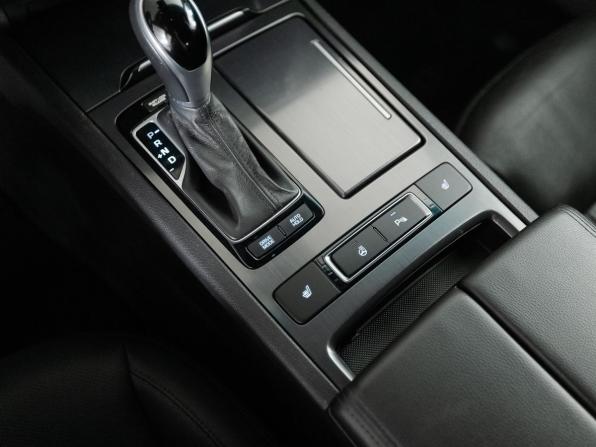Hyundai Genesis II с пробегом 2016 года, цена 2 200 000 рублей, 102094 км, седан, Автокод Объявления