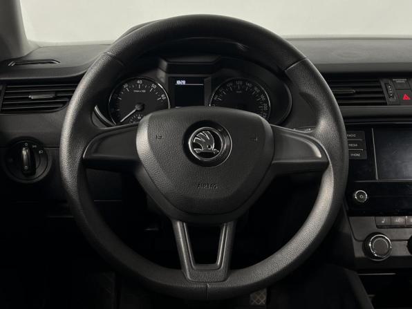 Skoda Octavia III (A7) Рестайлинг с пробегом 2017 года, цена 1 549 200 рублей, 161177 км, лифтбек, Автокод Объявления