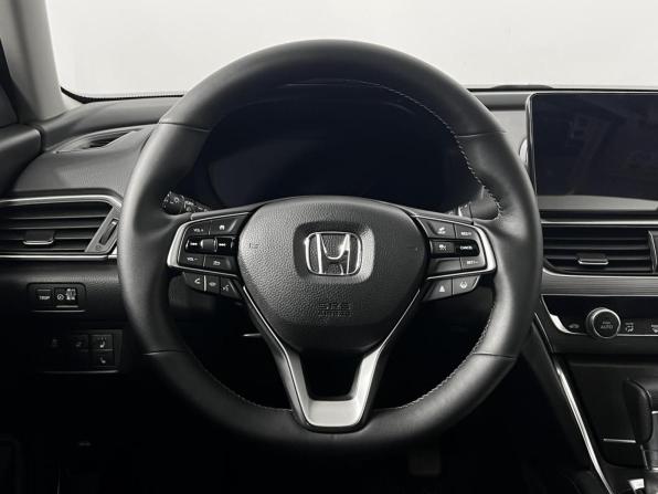 Honda Accord X Рестайлинг с пробегом 2022 года, цена 2 729 900 рублей, 48288 км, седан, Автокод Объявления