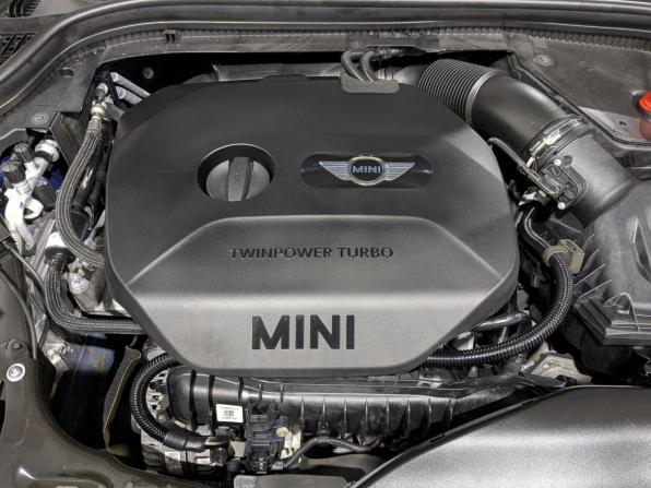 Mini Hatch III (F55/F56) Рестайлинг с пробегом 2018 года, цена 1 695 000 рублей, 100450 км, хэтчбек, Автокод Объявления