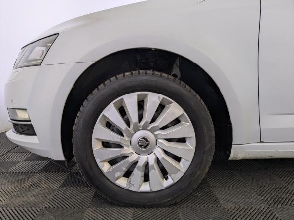 Skoda Octavia III (A7) Рестайлинг с пробегом 2020 года, цена 1 680 000 рублей, 133830 км, лифтбек, Автокод Объявления