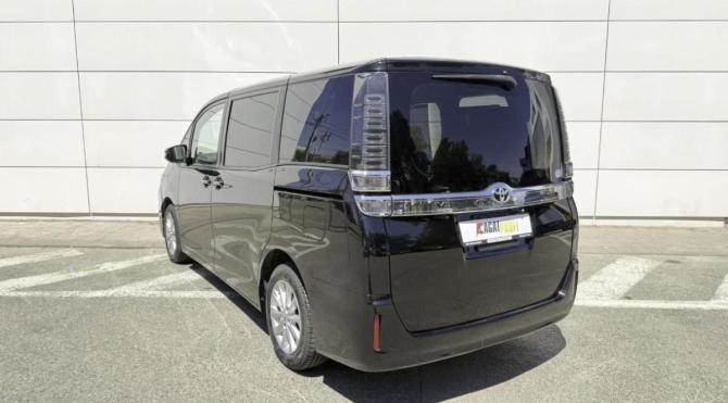 Toyota Voxy III (R80) Рестайлинг с пробегом 2019 года, цена 2 360 000 рублей, 146607 км, минивэн, Автокод Объявления