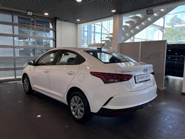 Hyundai Solaris II Рестайлинг с пробегом 2022 года, цена 1 459 400 рублей, 112591 км, седан, Автокод Объявления