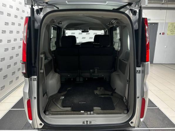 Honda Stepwgn V с пробегом 2016 года, цена 1 515 000 рублей, 181000 км, минивэн, Автокод Объявления